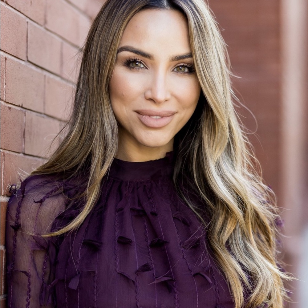 Meet your Posher, Yesenia